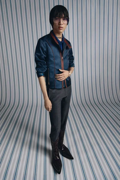 Look 16